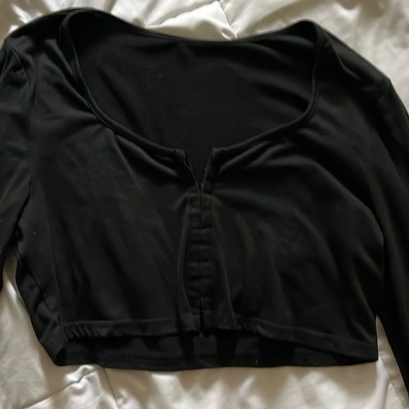 SHEIN Curve Hook and Eye Top - Picture 2 of 3